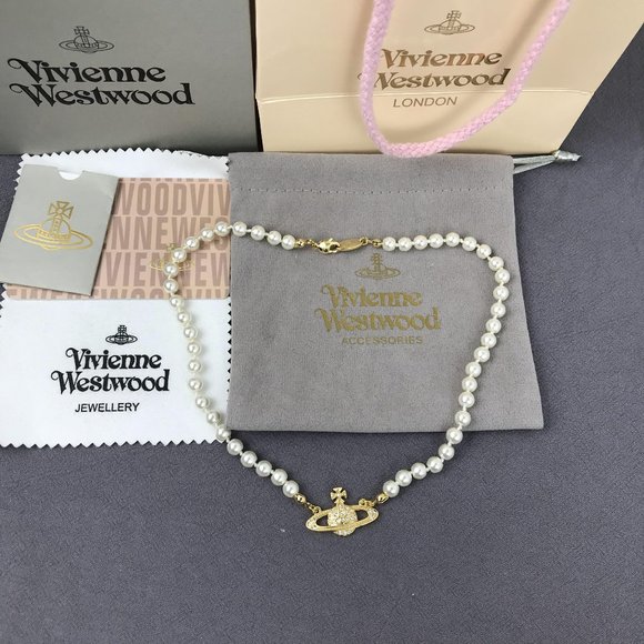 Vivienne Westwood Jewelry - BRAND NEW Vivienne westwood gold Orb Pearl Choker Necklace